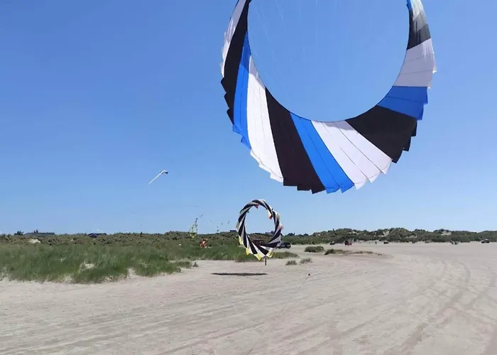 6 Person In Fano-by Traum