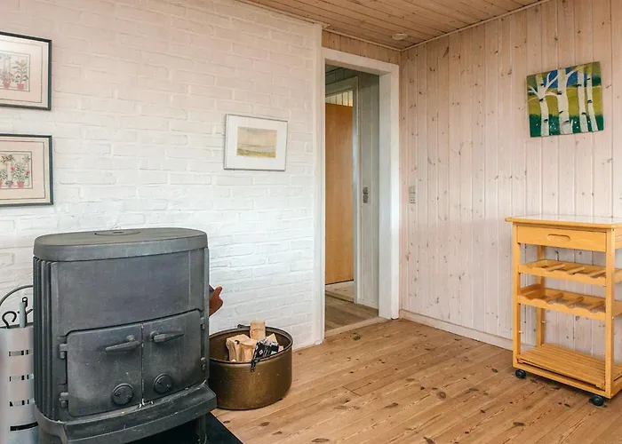 6 Person In Fano-by Traum * Fano